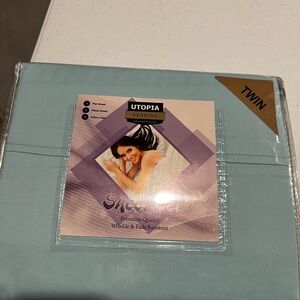 Utopia Bedding Twin Sheet Set in Light Blue